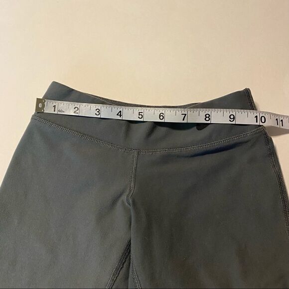 Nike Legend girls cropped Capri leggings Dri fit dark gray kids XS (4-6) - Picture 5 of 6